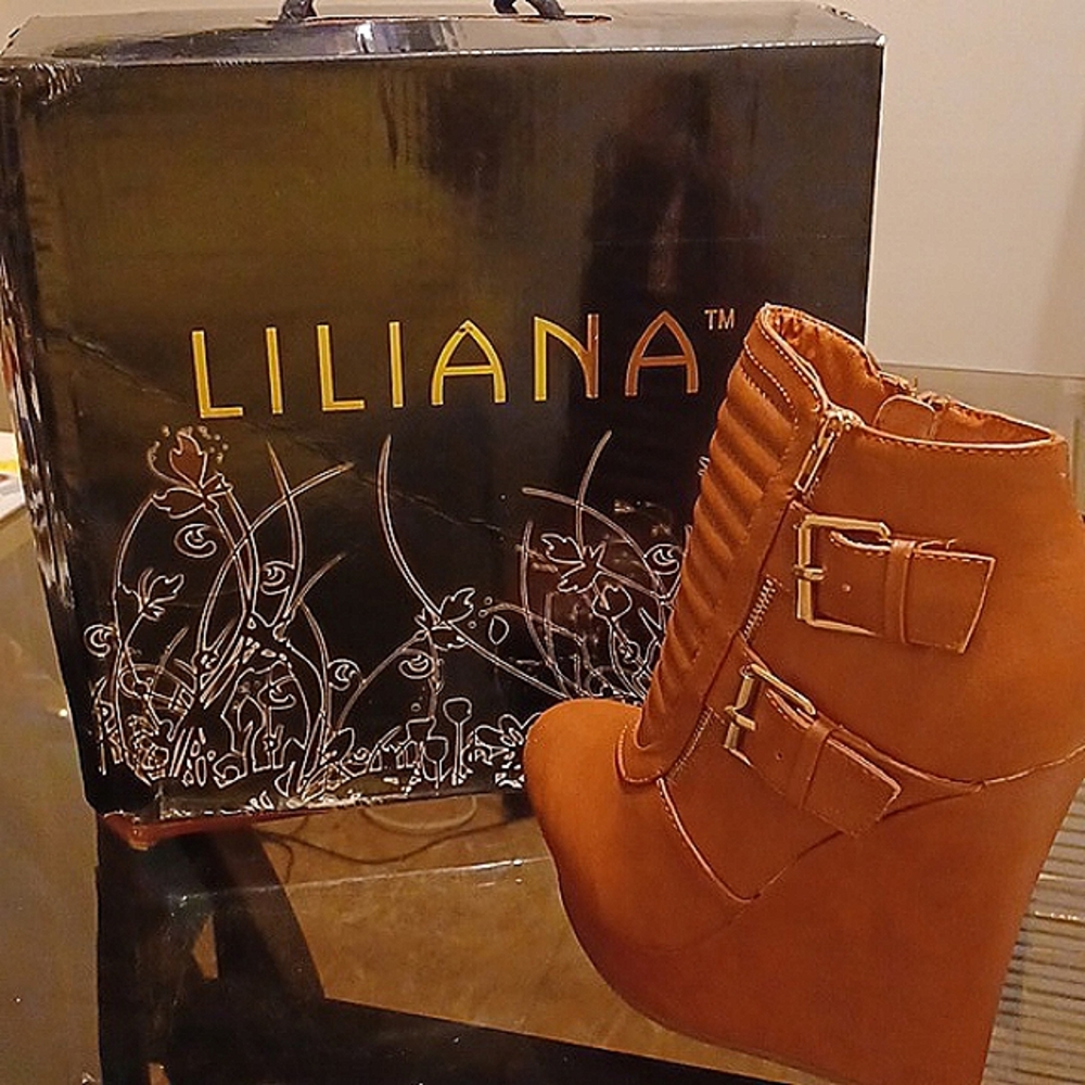 LILIANA Wedged Cognac Color Boot